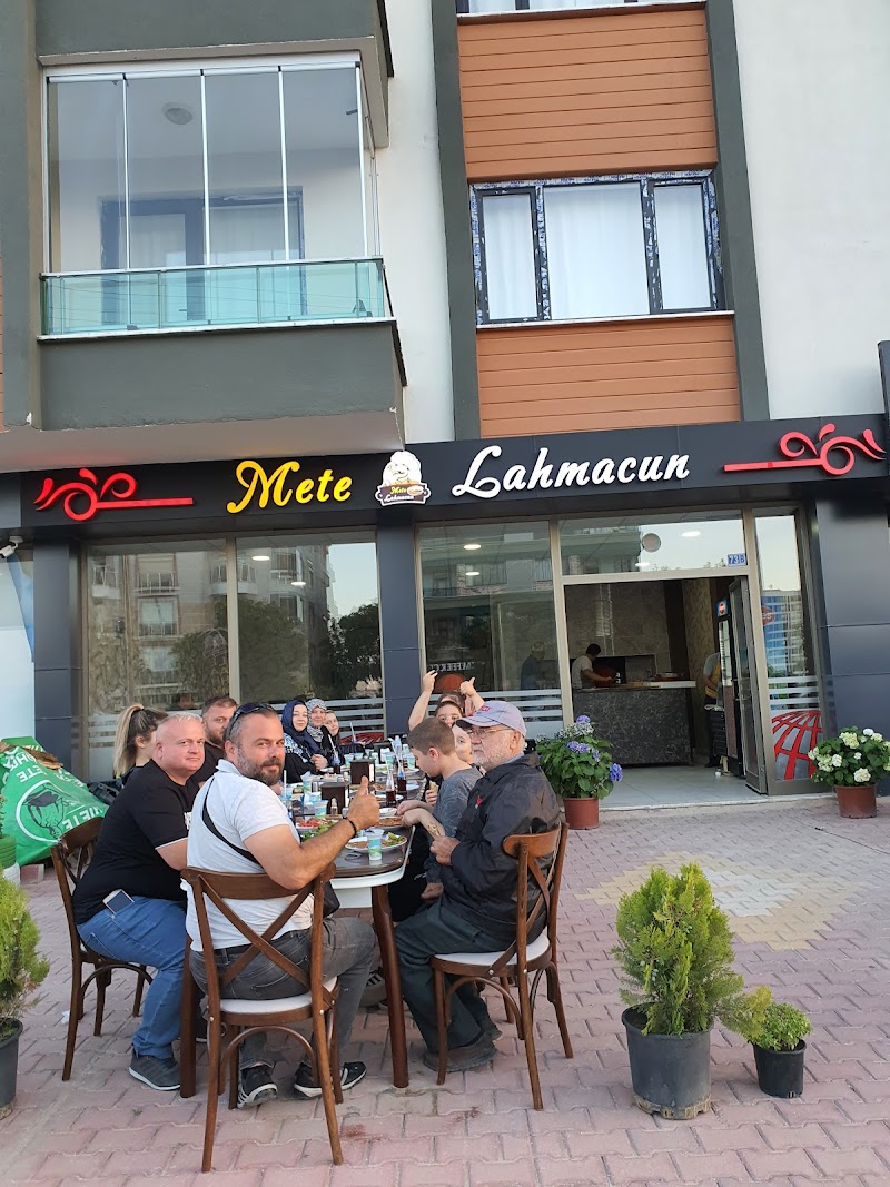 Mete Lahmacun