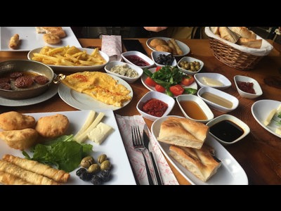 Özsarı At Çiftliği At Binim Merkezi Kahvaltı ve Restaurant