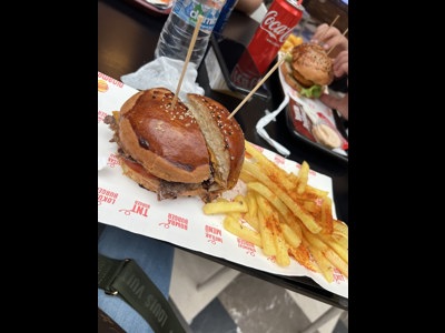 Dinameat Burger - Kent Plaza