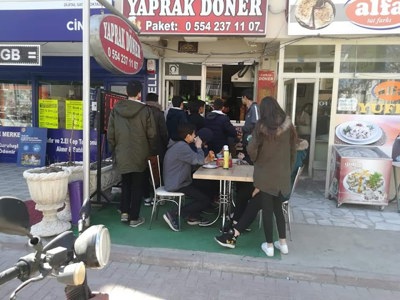 Yaprak Döner